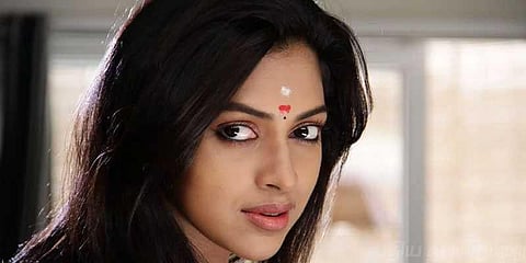 நடிகை அமலாபால் கண் தானம்...