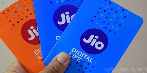 ஜியோவிலும் தொடரும் பிரச்னை: வாடிக்கையாளர்கள் பீதி