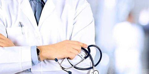 ஆபரேஷன் தியேட்டரில் அத்துமீறில்: டாக்டர் மீது புகார்