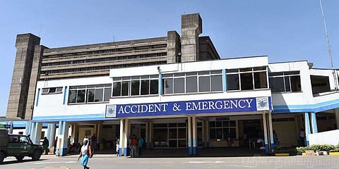 ஆபரேஷன் தியேட்டரில் மாறிய ’தலை’: பொதுமக்கள் அதிர்ச்சி!