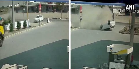 ஓவர் வேகத்தால் தலைகீழாக கவிழ்ந்த கார்: வைரலாகும் வீடியோ!