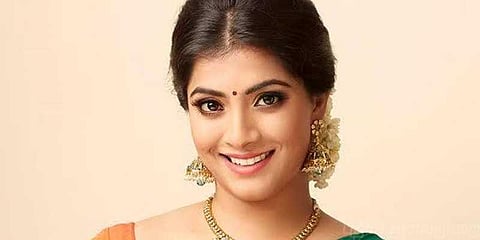 விஜய்யுடன் இணைந்தார் வரலக்ஷ்மி