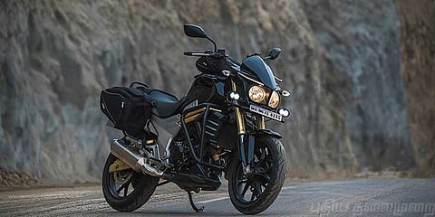 மஹிந்திரா ‘மோஜோ’ 300சிசி அசத்தும் பைக்: விலையுடன் போட்டோ கேலரி!