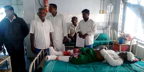 உட்கட்சி பூசலால் திமுக ஊராட்சி செயலாளருக்கு அரிவாள் வெட்டு