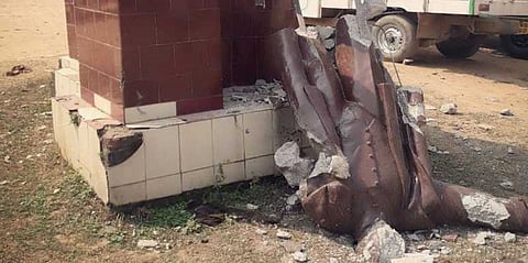 திரிபுராவில் மேலும் ஒரு லெனின் சிலை உடைப்பு