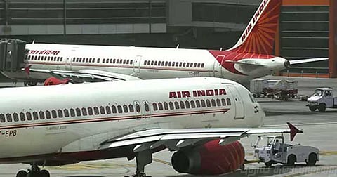 மகளிர் தினத்தில் பெண்களை கவுரவிக்கும் ஏர் இந்தியா