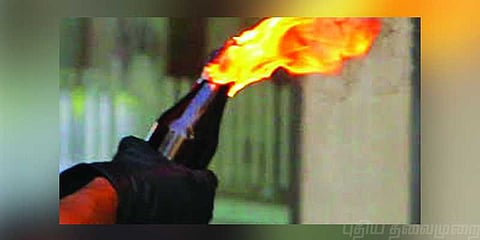 இந்து மக்கள் கட்சி பிரமுகர் வீட்டில் பெட்ரோல் குண்டு வீச்சு