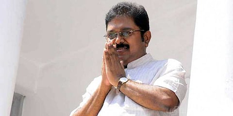 மேடைக்கு வந்தார் டிடிவி: 100 அடி உயர கம்பத்தில் கொடியேற்றுகிறார்..!