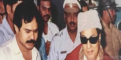 கே.சி பழனிசாமியின் நீக்கமும்... அதிமுக சொல்லும் உண்மையும்