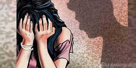 உதவி செய்துவிட்டு பாலியல் வன்கொடுமை: தாதா தம்பி மீது மாணவி புகார்!