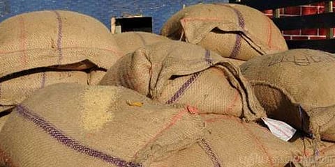 தொடர் கதையாகும் ரேஷன் அரிசி கடத்தல்: பெண் கைது