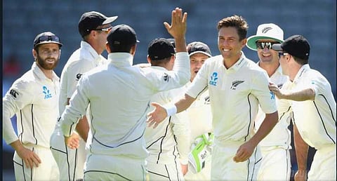 5 டக் அவுட்: போல்ட் வேகத்தில் 58 ரன்களுக்கு சுருண்டது இங்கிலாந்து!