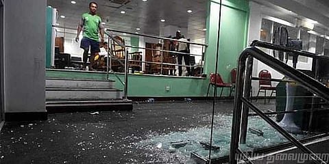 டிரெஸ்சிங் ரூம் கண்ணாடியை உடைத்த கிரிக்கெட் வீரர் அடையாளம் தெரிந்தது!