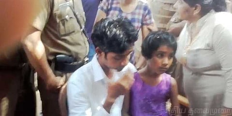 அம்மா இறந்த தினத்தில் தான் அப்பாவையே பார்த்தேன்: 10வயது சிறுமியின் உருக்கம்