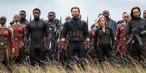 22 சூப்பர் ஹீரோக்களும் ஒரு கொடூர வில்லனும்!