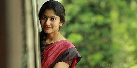 சினிமாவிற்காக டாக்டர் தொழிலைவிட்ட பிரேமம் நாயகி