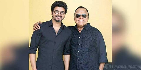 ராதாரவியுடன் ‘தளபதி62’செட்டில் விஜய்