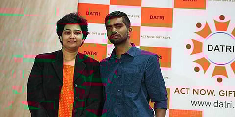 ரத்தக் குருத்தணு கொடுத்து உயிரைக் காத்த கோவை இளைஞர்