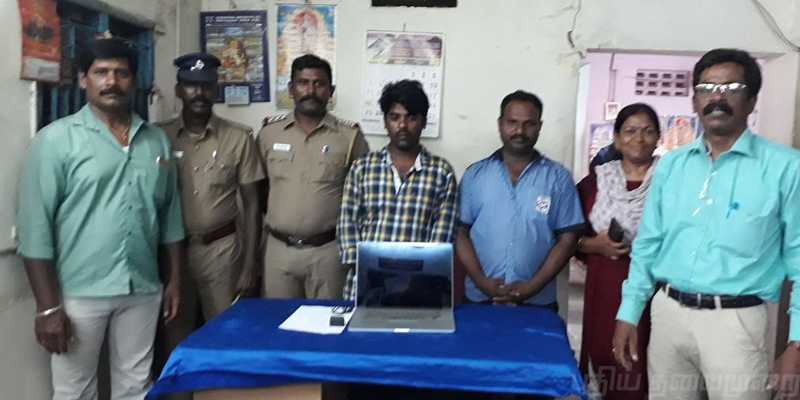 ஸ்கிம்மர் மிஷினை பயன்படுத்தி பெட்ரோல் பங்கில் திருட்டு