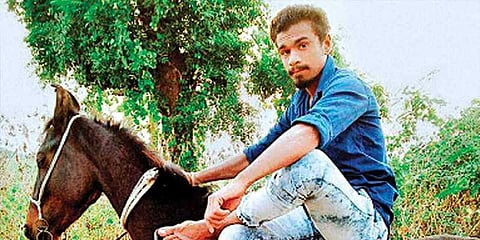 ’எங்க முன்னாலயே குதிரையில போவியா நீ?’ தலித் இளைஞரை வெட்டிக் கொன்றது கும்பல்!