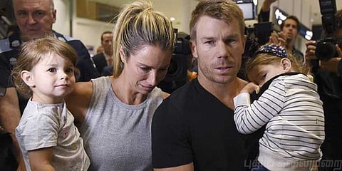 ‘தூங்காமல் அழுகிறார், மன்னித்து விடுங்கள்’ வார்னர் மனைவி உருக்கம்!