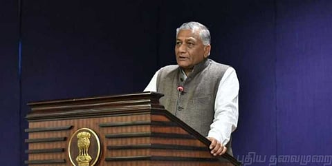 அரசு வேலை வழங்குவது நாய்க்கு பிஸ்கட் போடுவது அல்ல: மத்திய அமைச்சர் சர்ச்சை பேச்சு