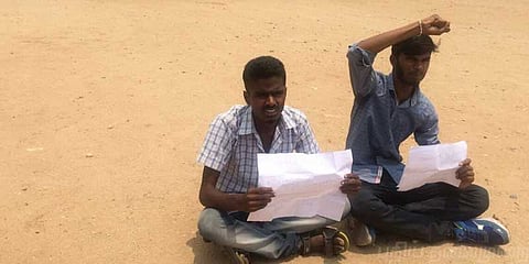 காவிரிக்காக போராட்டத்தில் ஈடுபட்ட 2 கல்லூரி மாணவர்கள் கைது