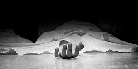 இளம்பெண் எரிந்த நிலையில் சடலமாக மீட்பு