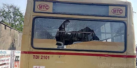 சென்னையில் பல பேருந்துகளின் கண்ணாடி உடைப்பு