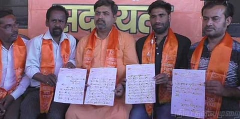 மோடிக்கு ரத்தத்தில் கடிதம்: அந்தக் கோரிக்கை என்ன?