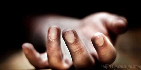 வீட்டுக்கு வெளியே உறங்கிய பெண் அடித்துக் கொலை