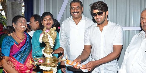 ஆர்யா துவக்கி வைத்த பேட்மிண்டன் அகாடமி