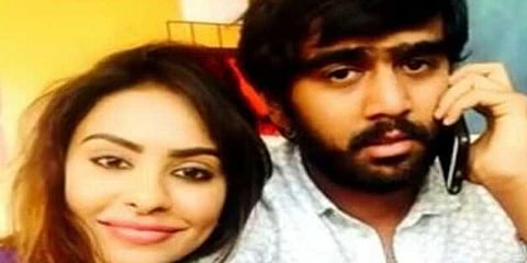 “ஸ்டுடியோவில் வைத்து என்னை தவறாகப் பயன்படுத்திக் கொண்டார்”:படத்தை வெளியிட்ட நடிகை