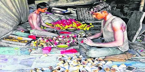 கோடைக்காலத்தில் நிவாரணம் வழங்க வேண்டும்: பட்டாசு உற்பத்தியாளர்கள்