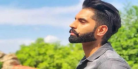 பிரபல பாடகர் மீது துப்பாக்கிச் சூடு: குற்றவாளியை தேடும் போலீஸ்