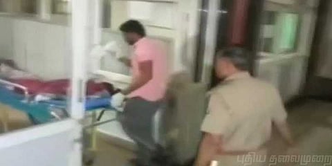 அடி பம்பில் தண்ணீர் பிடித்த சிறுமி மீது தீ வைத்த கும்பல்!