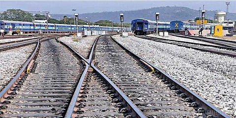 ரயில் பயணத்தில் புகாரா ? இதோ ஒரு புதிய செயலி !