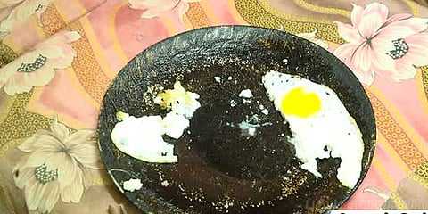 ஆம்லெட் சாப்பிட்டுவிட்டு ஆட்டையை போட்ட திருடன்