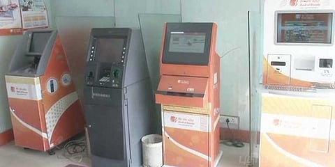 ஏடிஎம்.மில் பணத்தட்டுப்பாடா? கற்பனையா சொல்றாங்க: அமைச்சர் தகவல்!