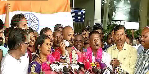 தமிழகம் வந்த தங்க மகன்கள் !