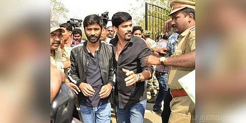 தனுஷ் போலி ஆவணத்தை தாக்கல் செய்ததாக புகார்: நீதிமன்றம் புதிய உத்தரவு