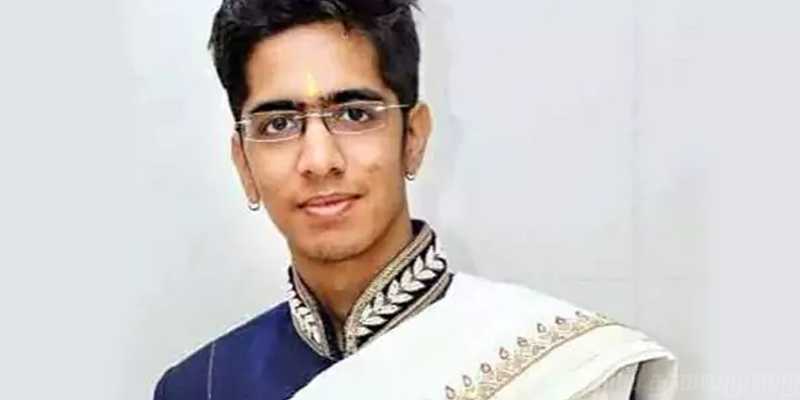 100 கோடியை உதறித் தள்ளிவிட்டு துறவியான இளைஞர்