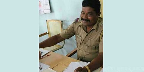 சப்-இன்ஸ்பெக்டரின் கையை முறித்த குடிகாரக் கும்பல்