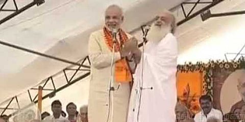 மோடியுடன் ஆசாராம்: வீடியோவை வெளியிட்ட காங்கிரஸ்