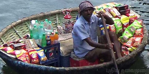 பரிசலில் 'தண்ணீரும், சிப்ஸூம்' வாங்கலாம் ! ஒகேனக்கலில் ஜாலி ரைடு !