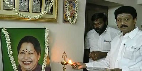 திவாகரனின் அம்மா அணி ஆபிஸ் தொடக்கம்!