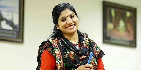 முகநூல் பதிவால் பேராசிரியைக்கு சிக்கல்: மிரட்டும் பாஜக பிரமுகர்