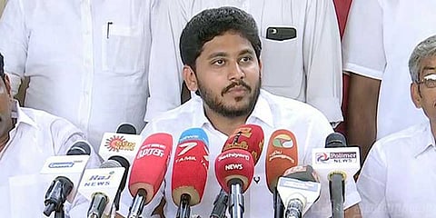 முதல்வர் பழனிசாமியை எதிர்க்க முடியாது - திவாகரன் மகன் ஜெய் ஆனந்த் கருத்து