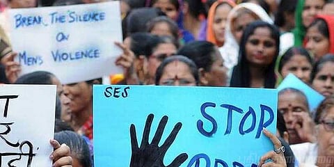 பாலியல் வன்கொடுமை செய்ய முயற்சித்தவரின் பிறப்புறுப்பை வெட்டிய பெண்