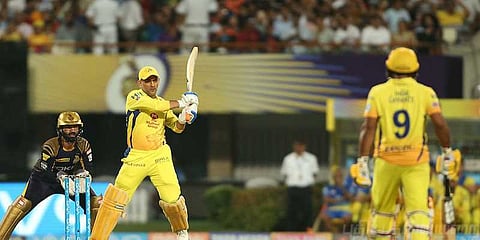 சிக்ஸர்கள் பறக்கவிட்டு ரசிகர்களை மீண்டும் குஷிப்படுத்திய தோனி..!